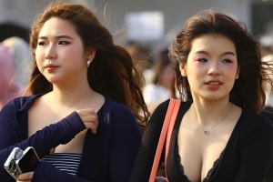 Biển người đổ về Mỹ Đình