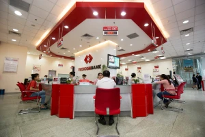 Từ tháng 3, Techcombank nâng lãi suất tiết kiệm lên trên 6%/năm, khách hàng có thể được cộng thêm 1%/năm