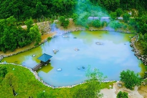 Việt Nam có dòng suối nóng tới 105 độ C, người dân mang trứng luộc ngay tại chỗ