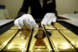 Quỹ vàng lớn nhất thế giới liên tục xả hàng khi giá vẫn trên 5.000 USD/oz