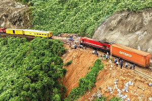 Đường sắt qua đèo đẹp nhất Việt Nam chính thức thông tuyến trở lại