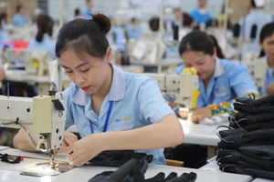 Một công ty ở Nghệ An chi hơn 1,1 tỷ đồng hỗ trợ tiền xăng cho hơn 2.200 công nhân giữa lúc giá nhiên liệu tăng