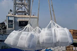 Mục tiêu xuất khẩu 550 tỷ USD đối mặt 'gió ngược' căng thẳng Trung Đông