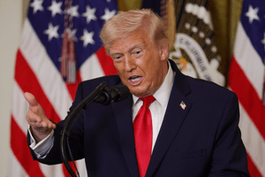 Ông Trump đình chỉ đạo luật hơn 100 năm tuổi để hỗ trợ thị trường dầu mỏ
