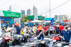 Giá xăng ‘nhảy múa’, người Việt ồ ạt bỏ xe xăng sang xe Hybrid: Bài toán kinh tế hay xu hướng nhất thời?