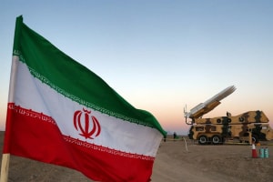 Iran tuyên bố triển khai 'loại vũ khí chưa từng sử dụng trước đây'