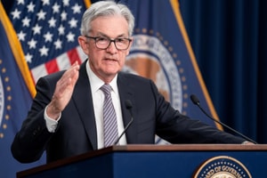 Fed giữ nguyên lãi suất, nâng dự báo lạm phát giữa bất ổn địa chính trị