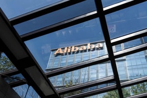 Lợi nhuận rơi tự do, Alibaba vẫn đặt mục tiêu 100 tỷ USD doanh thu từ AI
