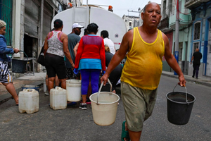 Thiếu dầu, mất điện: Thủ đô Cuba 'tê liệt' nguồn nước