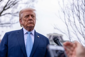 Ông Trump cho Iran 48 giờ để mở lại eo biển Hormuz, nếu không sẽ tấn công các nhà máy điện