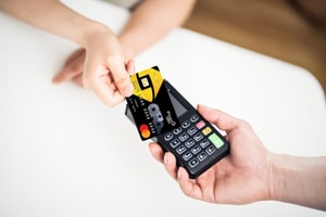 Bước tiến công nghệ giúp trải nghiệm thẻ của khách hàng thuận tiện và an toàn hơn