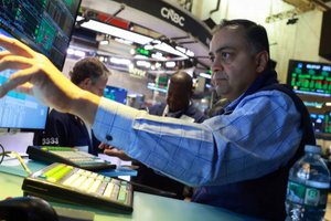 Trung Đông hạ nhiệt, Dow Jones tăng hơn 600 điểm
