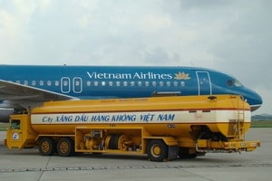 Sau kiến nghị của Vietnam Airlines (HVN), Bộ Tài chính công bố đề xuất mới với ngành xăng dầu