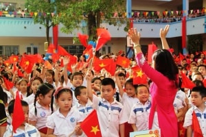 Chủ tịch xã, phường có quyền tiếp nhận và điều động viên chức, giáo viên