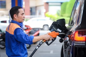 Giá xăng dầu ở Việt Nam hiện ở mức thấp hơn các nước trong khu vực