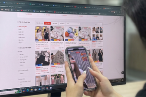 Lướt TikTok vài phút, chốt đơn vài triệu: Nhiều người mất kiểm soát chi tiêu lúc nào không biết