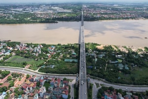 Huy động 8.300 kỹ sư, công nhân lặn sâu 50m, phun sơn, phun cát cùng 53.000 tấn thép, xây ‘công trình thế kỷ’ từng dài nhất Việt Nam