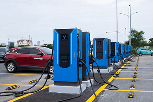 Dệt may TNG làm trạm sạc xe điện: Phục vụ 19.000 lao động hay cạnh tranh với mạng lưới 150.000 cổng sạc của V-Green?