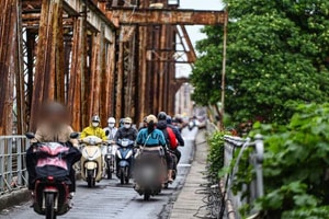 Từ 9h ngày 28/3, cấm toàn bộ phương tiện qua cầu thép lâu đời nhất Việt Nam: Người dân di chuyển thế nào?
