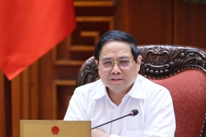 Thủ tướng: Điều hành giá xăng dầu linh hoạt, đẩy nhanh triển khai xăng sinh học
