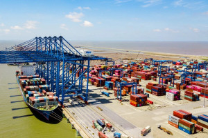 Xin 'giấy thông hành' cho tàu Việt Nam qua eo biển Hormuz