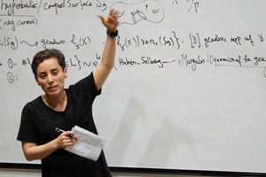 Nữ 'thần đồng' duy nhất đoạt giải 'Nobel Toán học': Ước mơ làm nhà văn, 2 lần giành HCV Olympic, qua đời khi đang ở đỉnh cao sự nghiệp