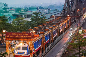 Ngày mai, cây cầu thép có tuổi đời lớn nhất Việt Nam chính thức tạm dừng hoạt động
