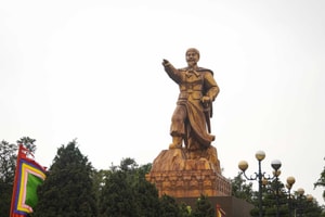 Vị vua chỉ huy trận thủy chiến vĩ đại bậc nhất lịch sử Việt Nam, được thờ tại linh từ nổi tiếng