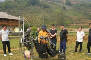 Dù lượn gắn động cơ bị buộc dừng hoạt động ở Tả Van