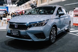 Là 'ông lớn', Honda bán hatchback City e:HEV giá rẻ để người chưa giàu cũng mua được: Thiết kế thể thao khách Việt sẽ thích, vút ga từ 0-100km chỉ trong 9,4 giây, 6 túi khí an toàn