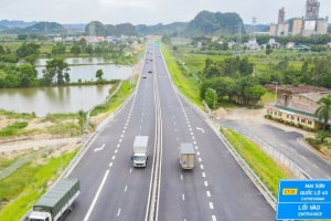 Cao tốc mới thu phí không dừng: Được bao nhiêu tiền, vì sao bị lỗi?