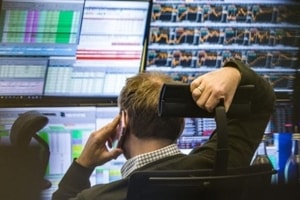 VN-Index đi lên trong nghi ngờ, CTCK cảnh báo sóng hồi 'mong manh'