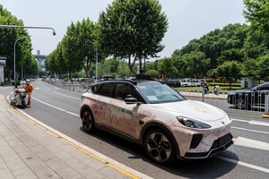 Thử nghiệm taxi không người lái lớn nhất thế giới gặp sự cố: Robotaxi đột ngột dừng lại, hành khách hoảng hồn vì mắc kẹt giữa cao tốc
