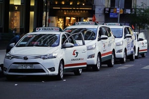 Thua đau trước xe điện, hãng taxi Vinasun (VNS) lên kế hoạch thanh lý hơn 300 xe cũ, bổ sung gấp dòng hybrid