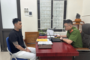 Đối tượng truy nã đặc biệt ‘Sơn điên’ ra đầu thú