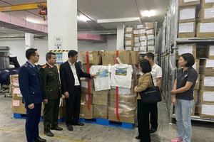 Một doanh nghiệp bị phạt nặng, buộc tiêu hủy 6.000 áo in bản đồ thiếu Hoàng Sa, Trường Sa