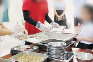 Vụ 'đặc biệt nghiêm trọng' 300 tấn thịt lợn bệnh tuồn vào trường học: Sở GD&ĐT Hà Nội yêu cầu các trường báo cáo gấp
