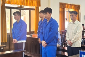 Tuyên án 30 năm tù đối với 5 cựu cán bộ, chiến sĩ trại giam