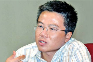 Người Việt Nam đầu tiên giành giải 'Nobel Toán học', 33 tuổi đã được phong hàm Giáo sư, có mẹ là PGS ngành dược, bố là GS.Tiến sĩ khoa học hàng đầu
