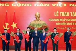 Chủ tịch nước Lương Cường, Thủ tướng Phạm Minh Chính, Bộ trưởng Phan Văn Giang nhận Huân chương cao quý