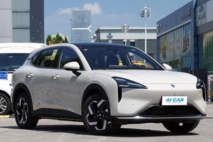 'Đặt lên bàn cân' với Mazda CX-5, mẫu SUV âm thầm đến Việt Nam giá chỉ 381 triệu: Thiết kế tựa Porsche, bản hybrid còn ‘rẻ như cho’