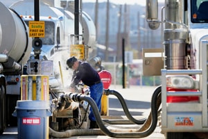 Giá dầu diesel lên sát mốc 200 USD/thùng