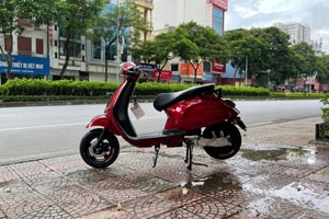 Xe máy điện đẹp kiêu sa nhưng giá gần 17 triệu: Cốp rộng, sạc 1 lần đi xa tới 70km, rất phù hợp giữa lúc giá xăng tăng