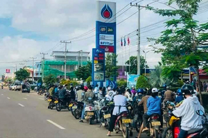 Giá xăng ở Lào vượt 50.000 đồng/lít, giá điện cũng tăng 115%