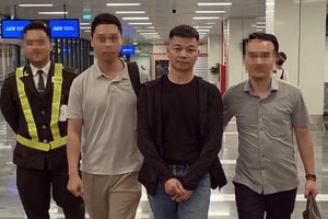Khống chế, bắt khẩn cấp Nguyễn Tài Minh ngay tại sân bay