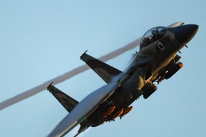Mỹ tìm thấy phi công máy bay F-15 bị bắn rơi ở Iran