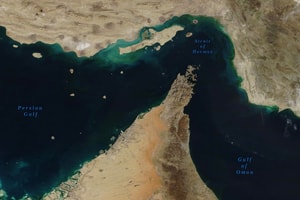 Lượng tàu qua eo biển Hormuz tăng lên mức cao nhất kể từ khi Mỹ không kích Iran