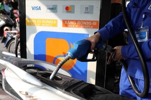 Giá xăng Việt Nam rẻ hơn khu vực, Bộ Công Thương phát thông báo khẩn về nguồn cung