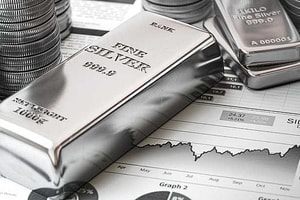 Giá bạc sụt mạnh, chuyên gia vẫn tự tin dự báo mốc 100 USD/ounce