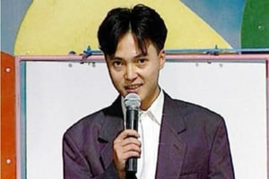 BTV kỳ cựu của VTV là con trai cố nhà thơ nổi tiếng Việt Nam: 'Nam thần' gameshow một thời, từng mất 3 người thân trong tai nạn thảm khốc năm 1988